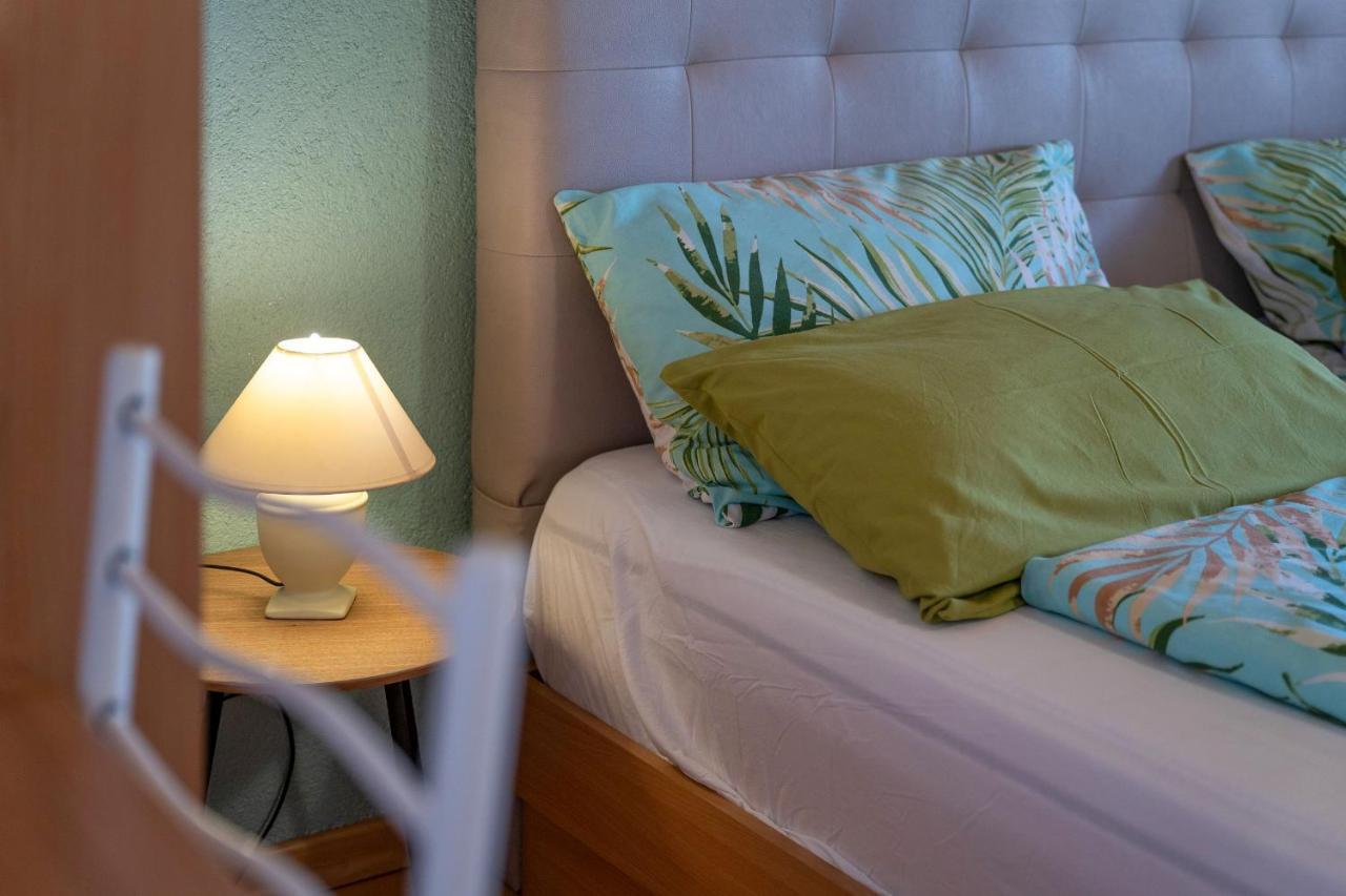 Apartments Miri เวอร์ซาร์ ภายนอก รูปภาพ