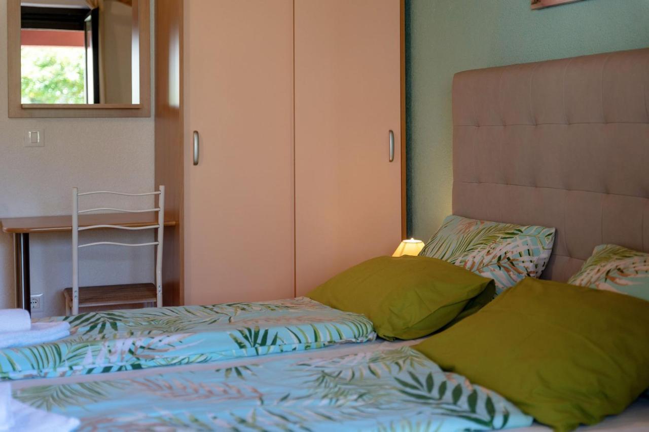 Apartments Miri เวอร์ซาร์ ภายนอก รูปภาพ