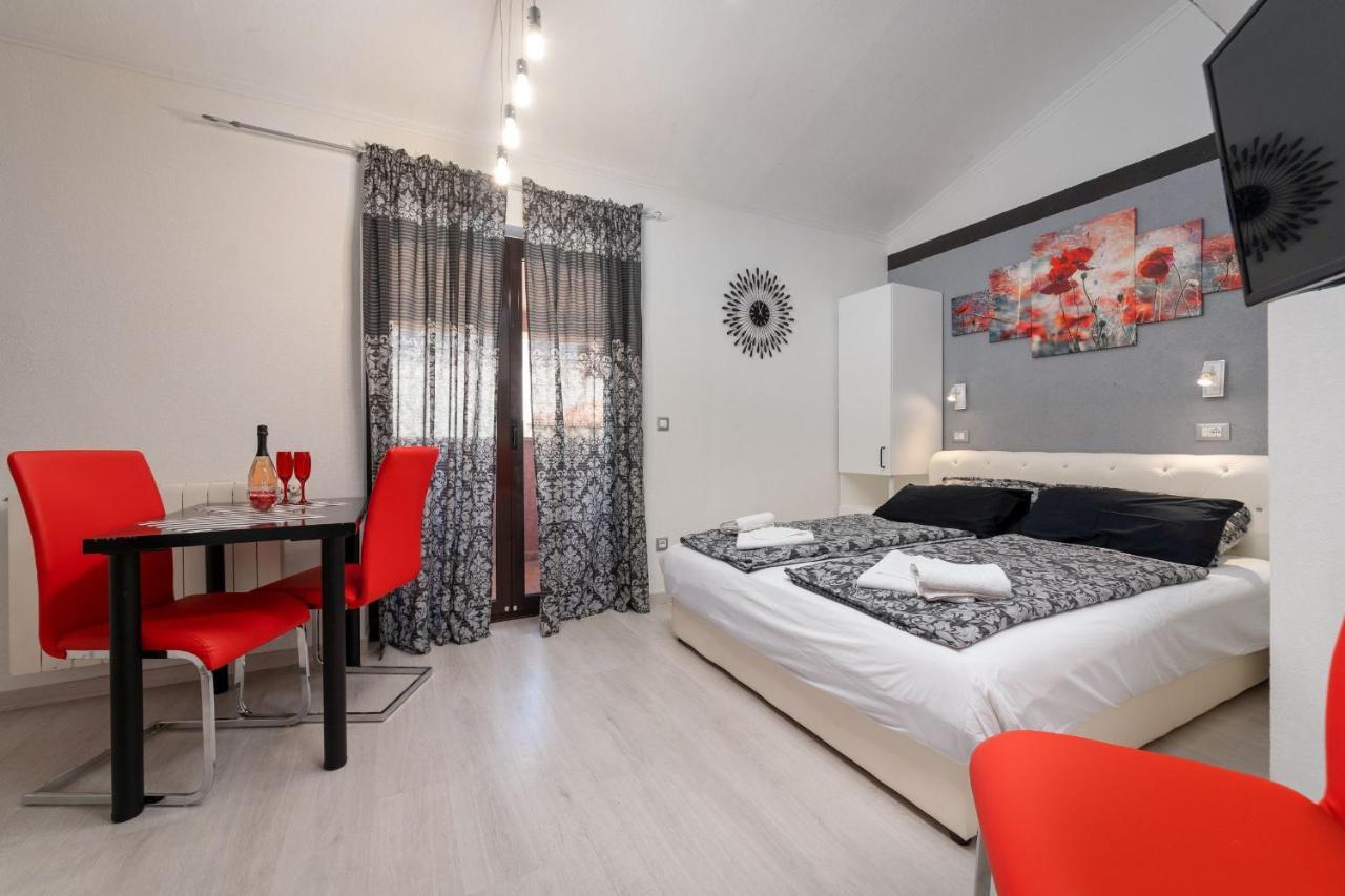 Apartments Miri เวอร์ซาร์ ภายนอก รูปภาพ