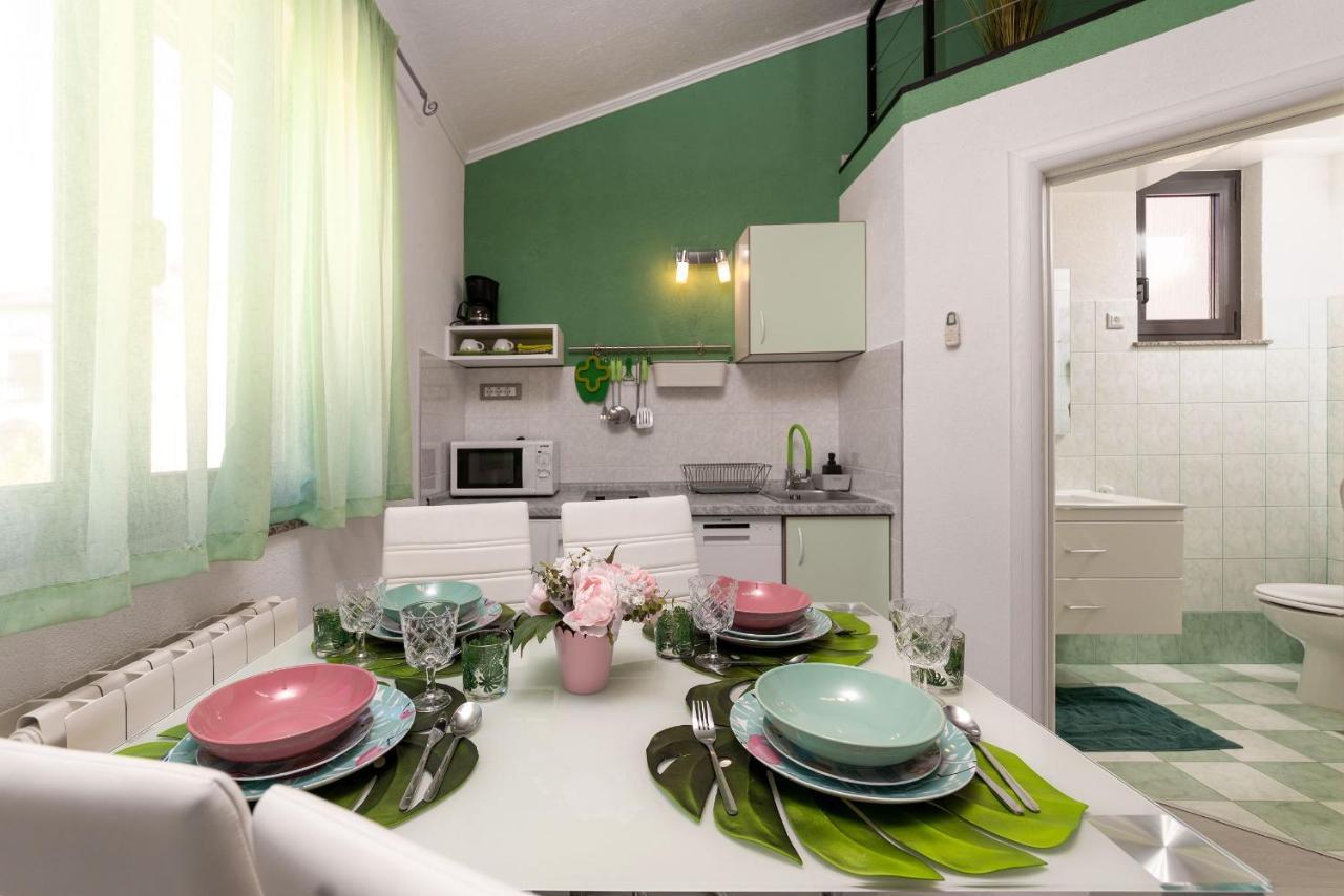 Apartments Miri เวอร์ซาร์ ภายนอก รูปภาพ