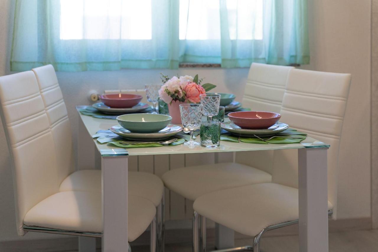 Apartments Miri เวอร์ซาร์ ภายนอก รูปภาพ