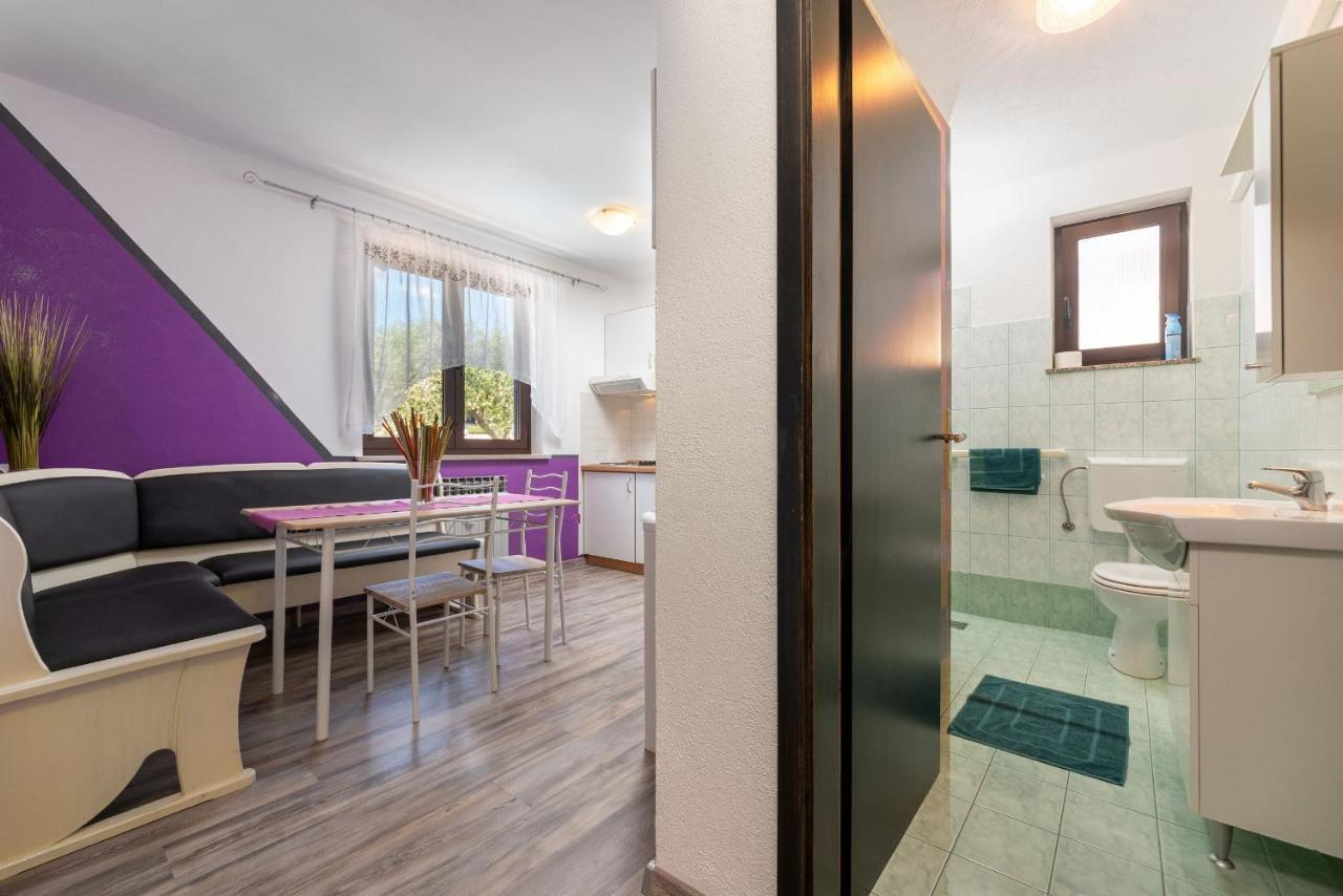 Apartments Miri เวอร์ซาร์ ภายนอก รูปภาพ