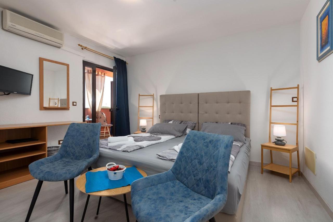 Apartments Miri เวอร์ซาร์ ภายนอก รูปภาพ
